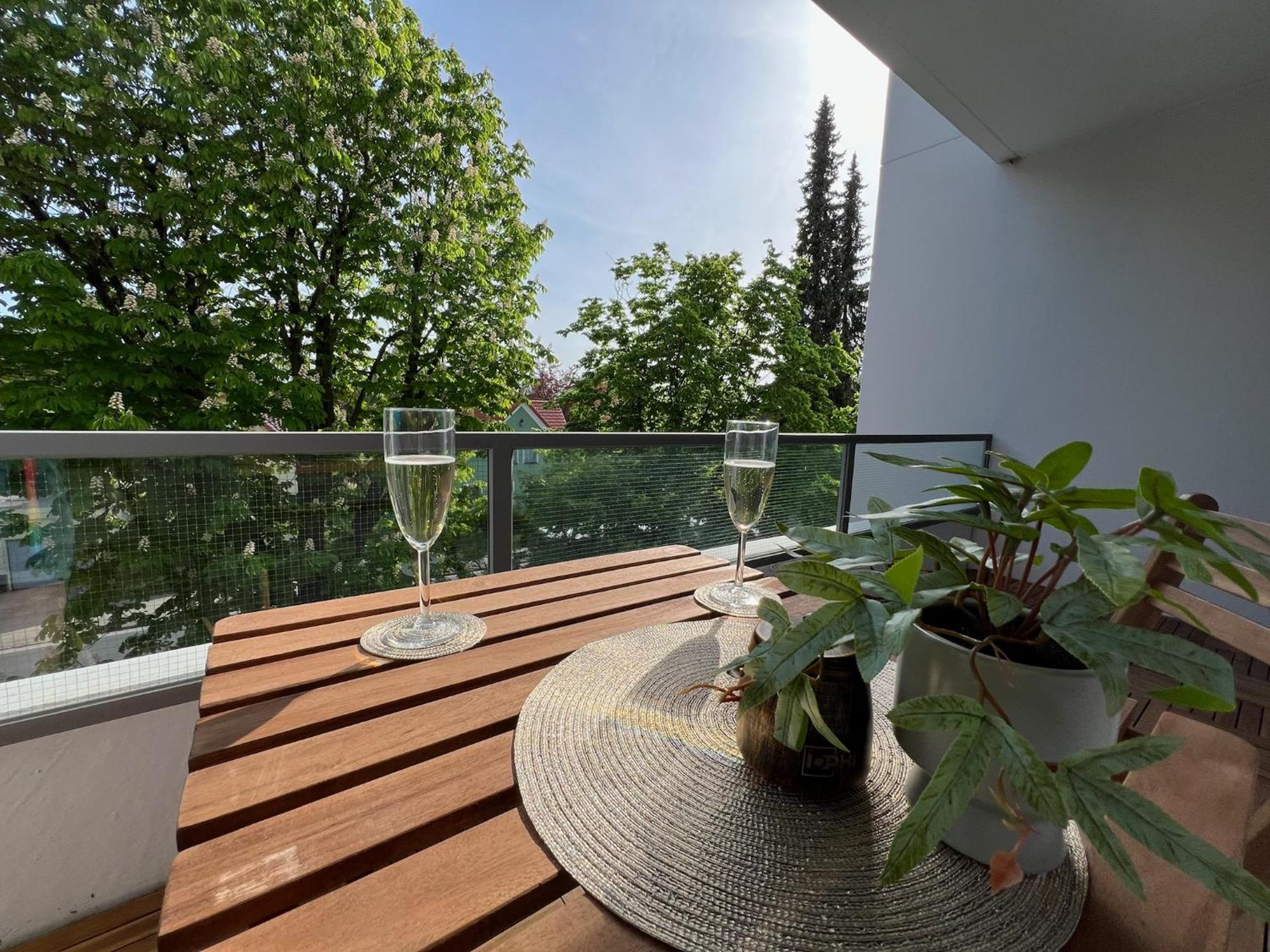 סלה W&D Living - Fewo Kleines Italien Mit Parkplatz Und Balkon מראה חיצוני תמונה